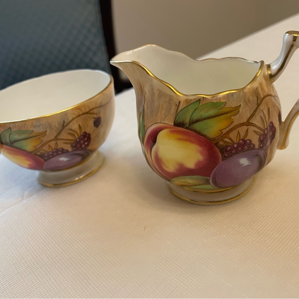 Fruit Pattern Creamer and Sugar Bowl Set